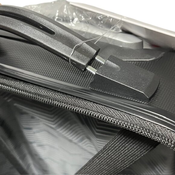 TRAVELERS CLUB Camilla Collection 20” Hardshell Expandable Carryon  Suitcase NWT - Picture 10 of 16